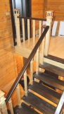 Лестницы из массива с перилами (28 фото) - №24