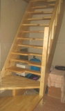 Лестница из массива дерева в доме (9 фото) - №23