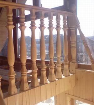Перила для лестниц деревянные