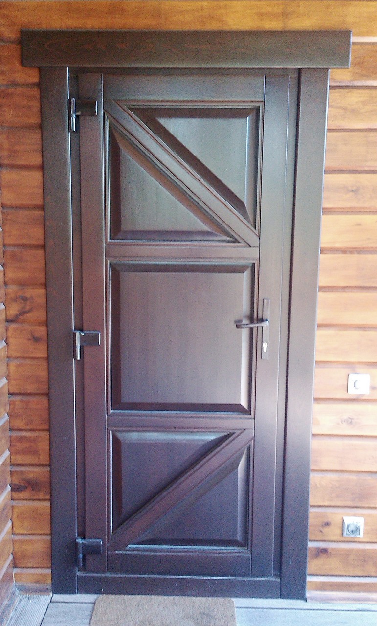 Двери деревянные дома цена. Входная утепленная деревянная дверь 50х200. Двери наружные деревянные. Деревянная уличная дверь. Двери наружные деревянные входные.